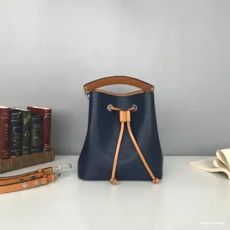 Fashionrepsfam ru LV 19T1L0025 Bags 0704